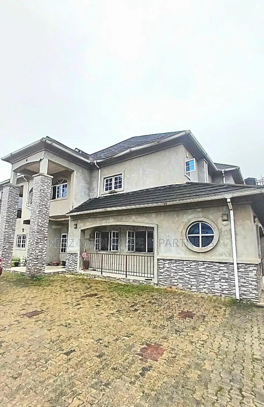 7bdrm Duplex in Inside A Gated for sale in Port-Harcourt