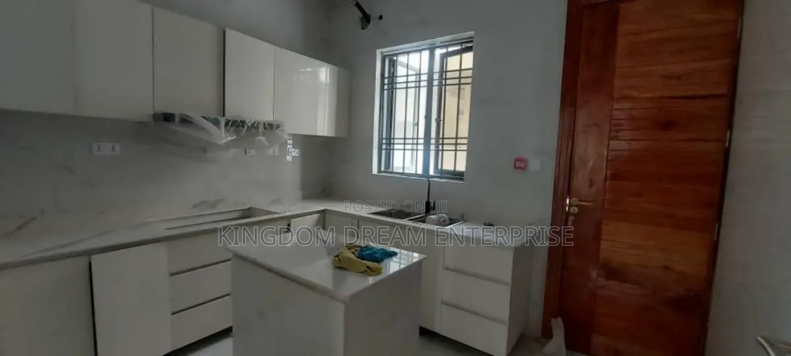 5bdrm House in Lekki Phase 1 for rent in Lekki Phase 1