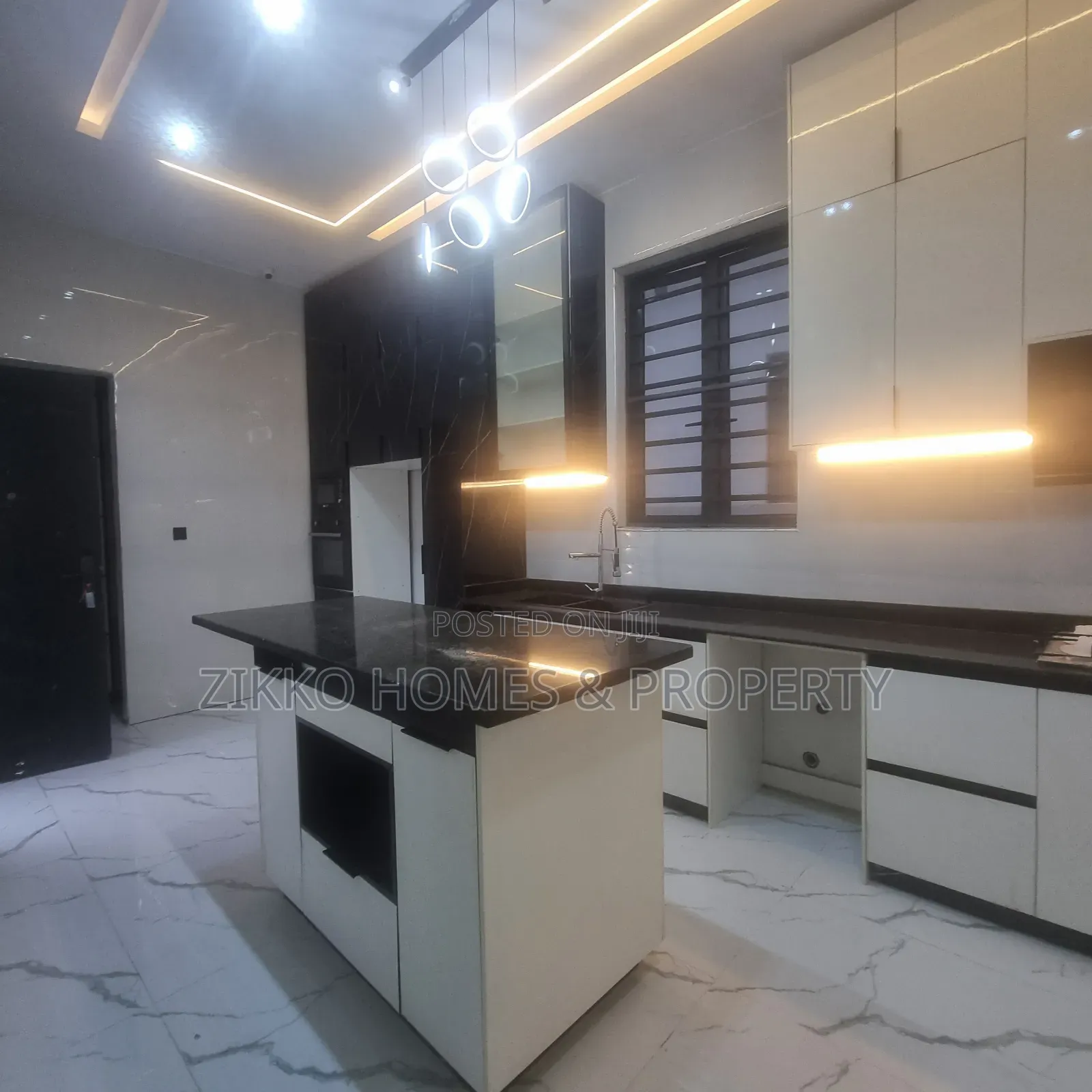 5bdrm Duplex in Ajah, Lekki for sale in Lekki