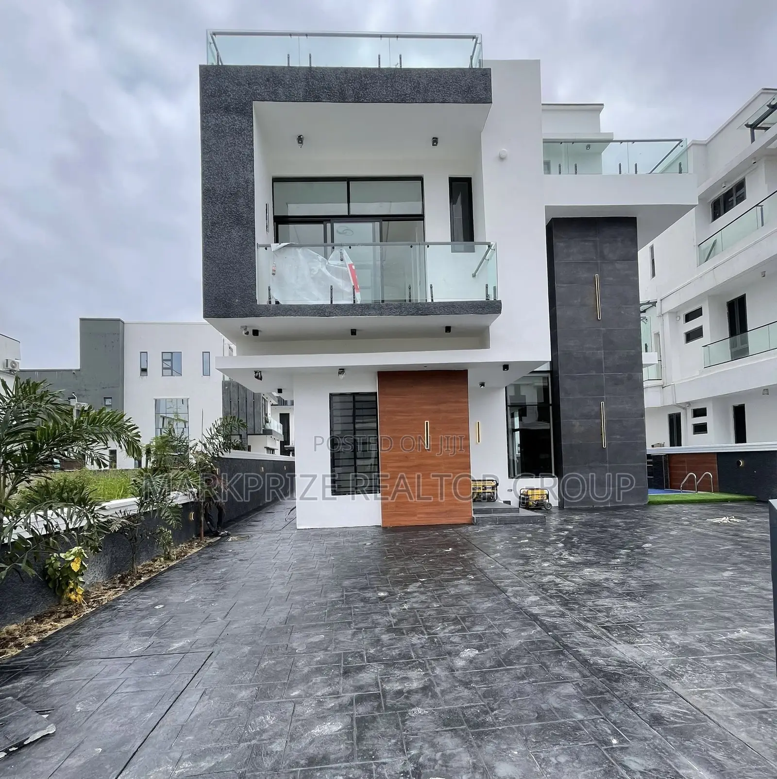 5bdrm Duplex in Lekki County Homes for sale in Lekki