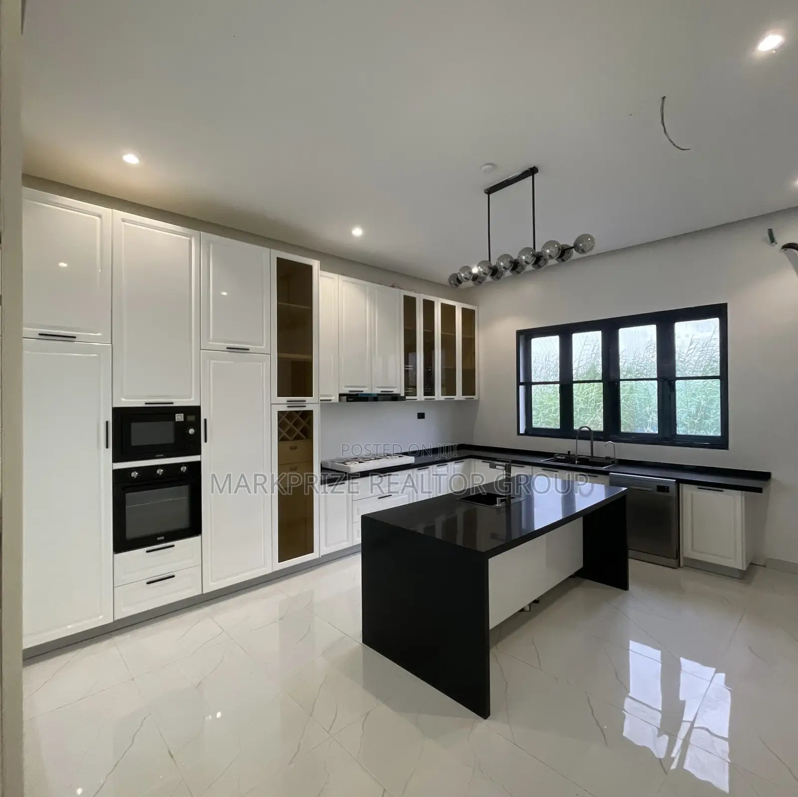 5bdrm Duplex in Chevron Lekki Lagos for sale in Chevron