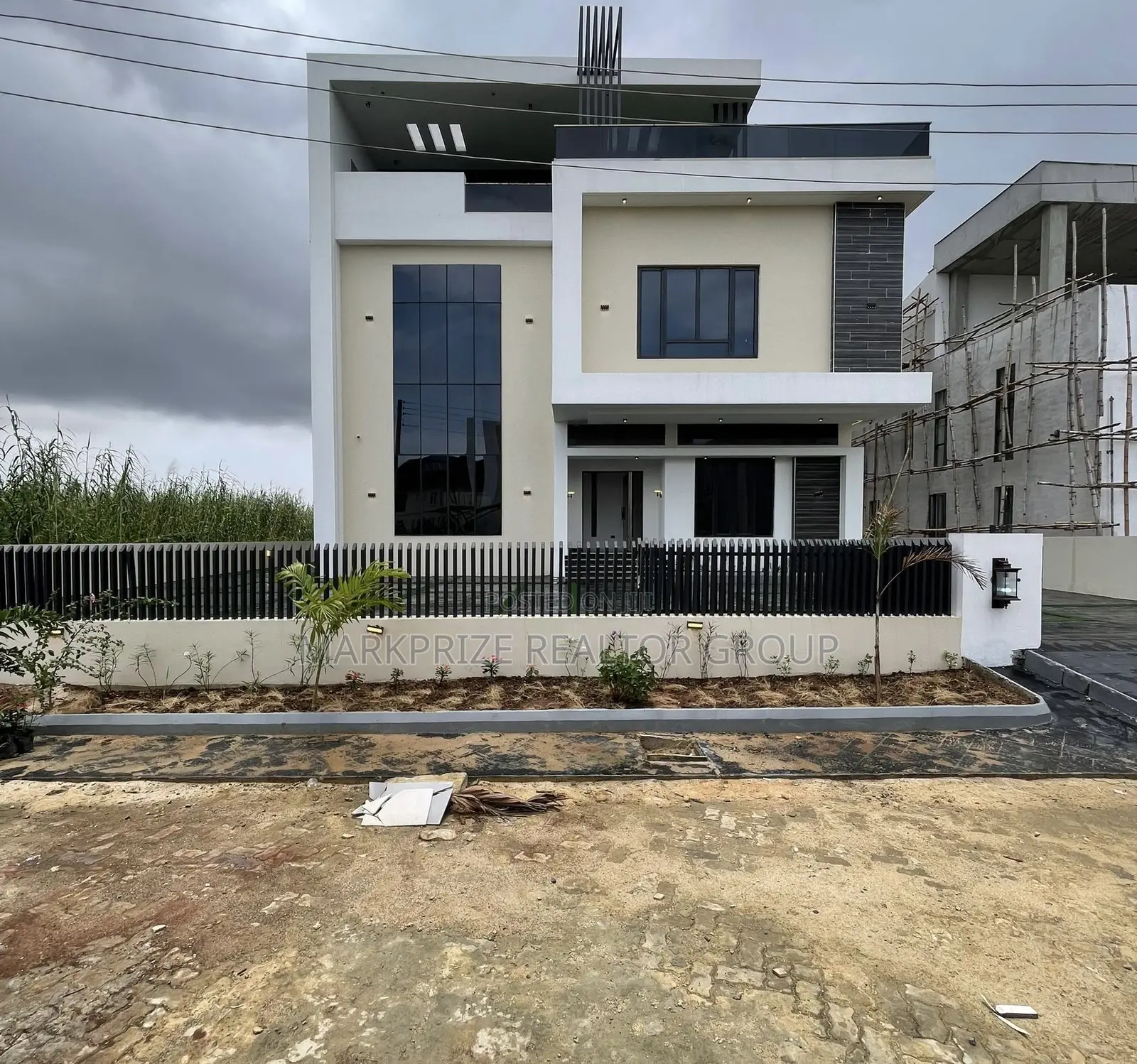 5bdrm Duplex in Chevron Lekki Lagos for sale in Chevron