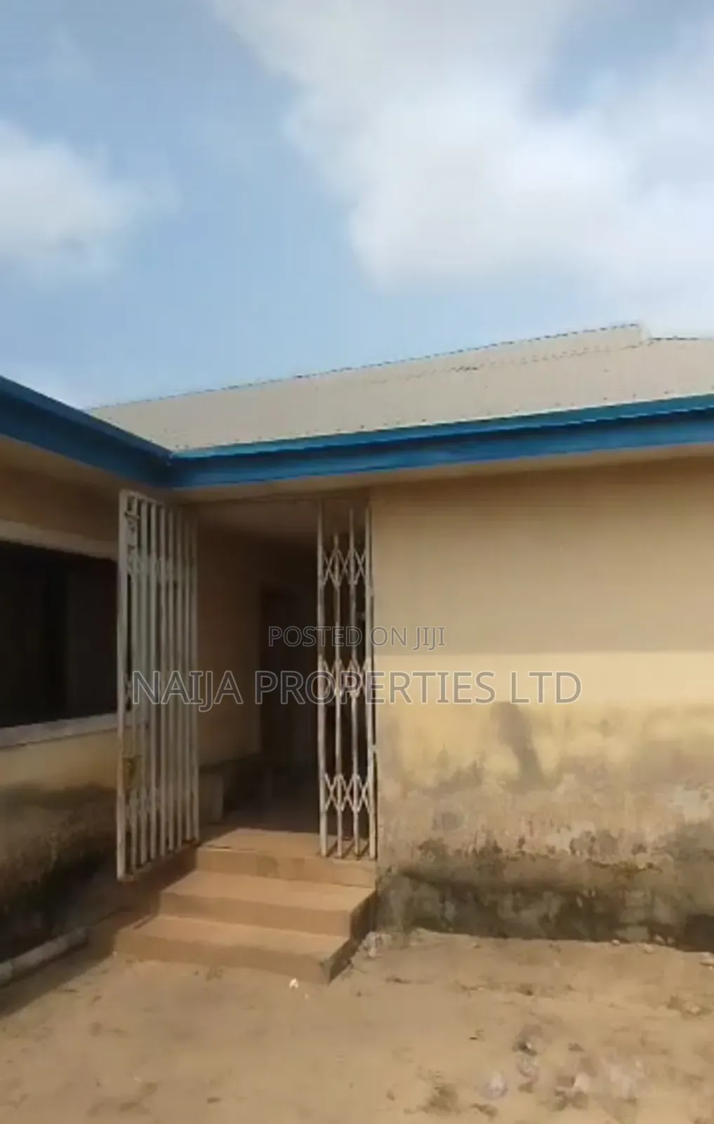 5bdrm Bungalow in Ogombo, Ajah for sale in Ajah
