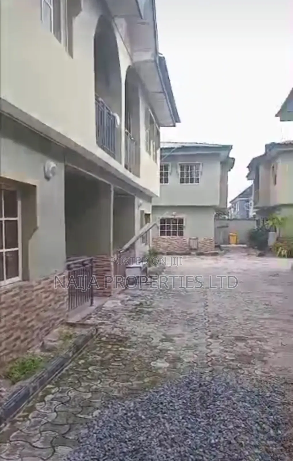 3bdrm Duplex in Warike, Abijo for sale in Abijo