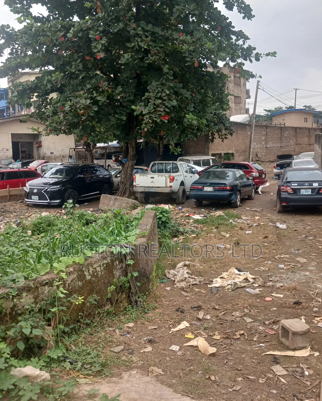 Land Measuring About 1000sm in Ibadan