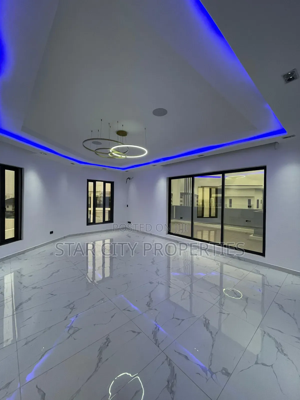 5bdrm Duplex in Osapa London Estate for sale in Osapa london