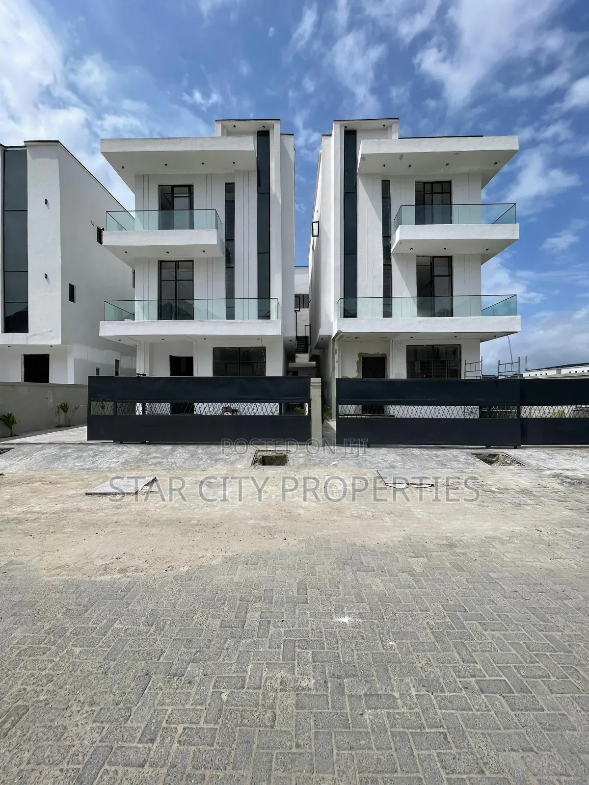 5bdrm House in Orchid Estate, Lekki for sale in Lekki