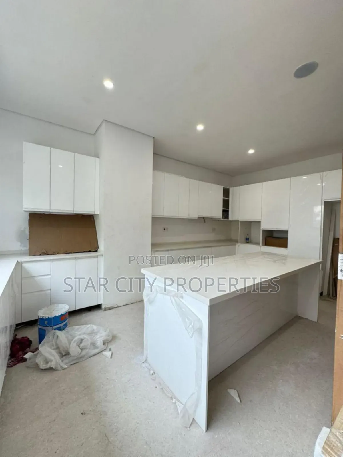 5bdrm House in Banana Island for sale in Banana Island