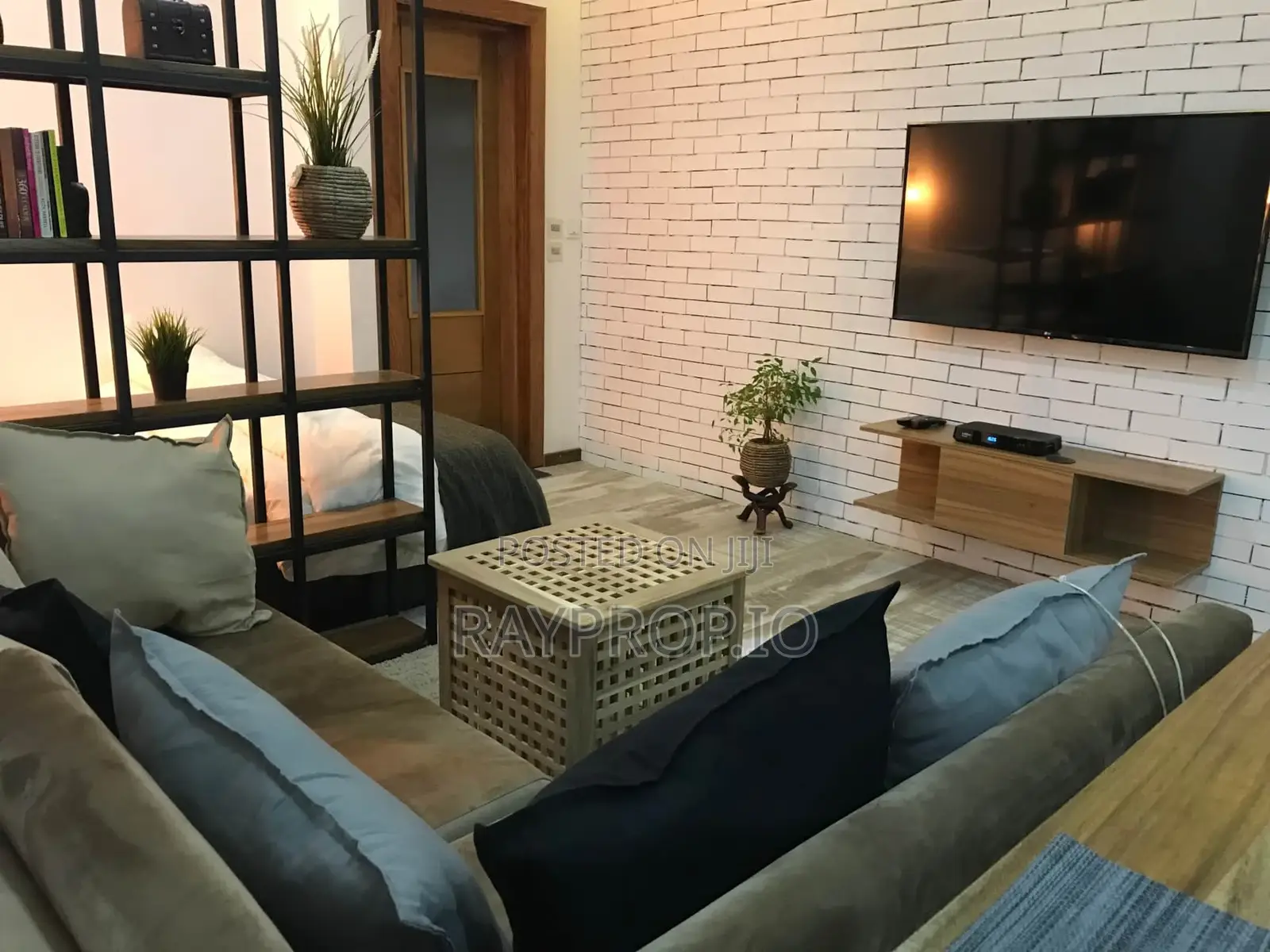 143899re - Studio Shortlet in Lekki Phase 1 in Lekki Phase 1