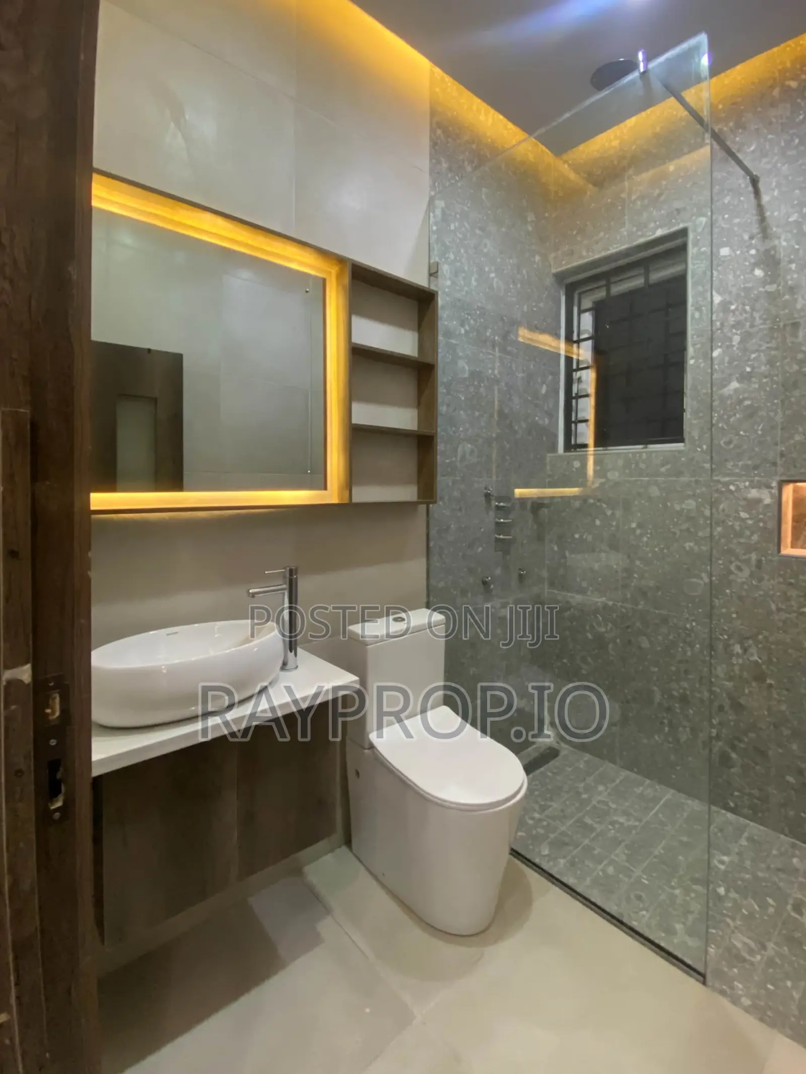 Studio Shortlet in Lekki Phase 1 in Lekki Phase 1