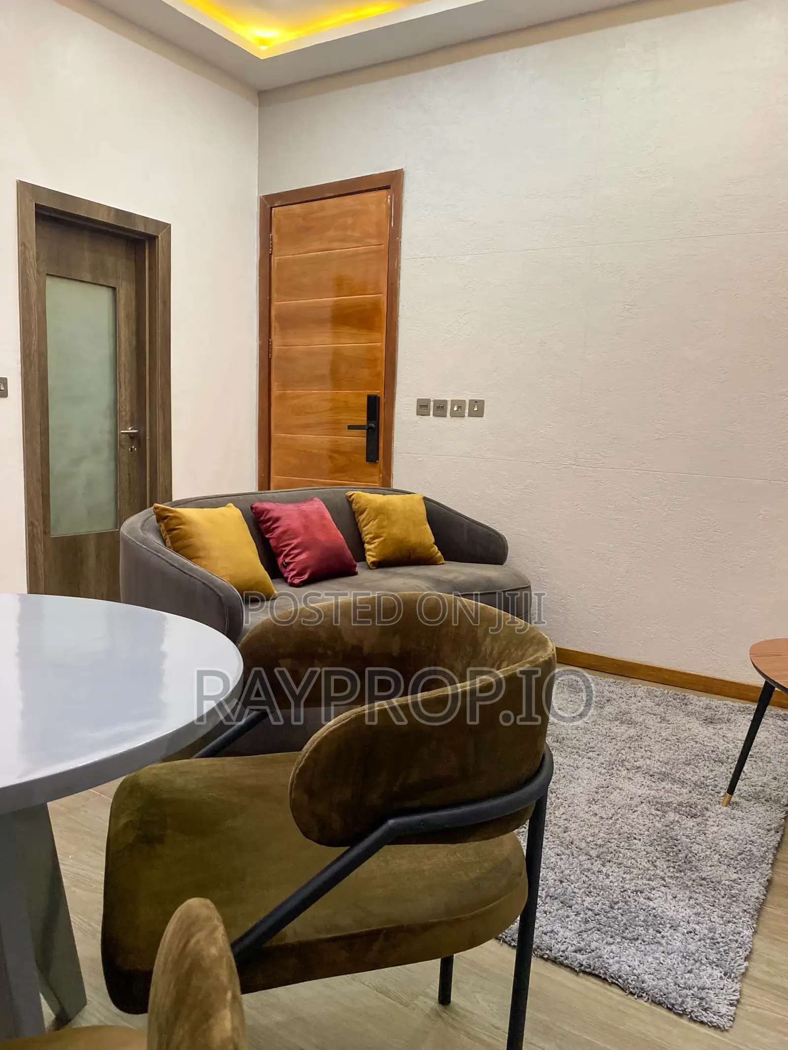 628920wu - 1 Bedroom Shortlet in Lekki Phase 1 in Lekki Phase 1