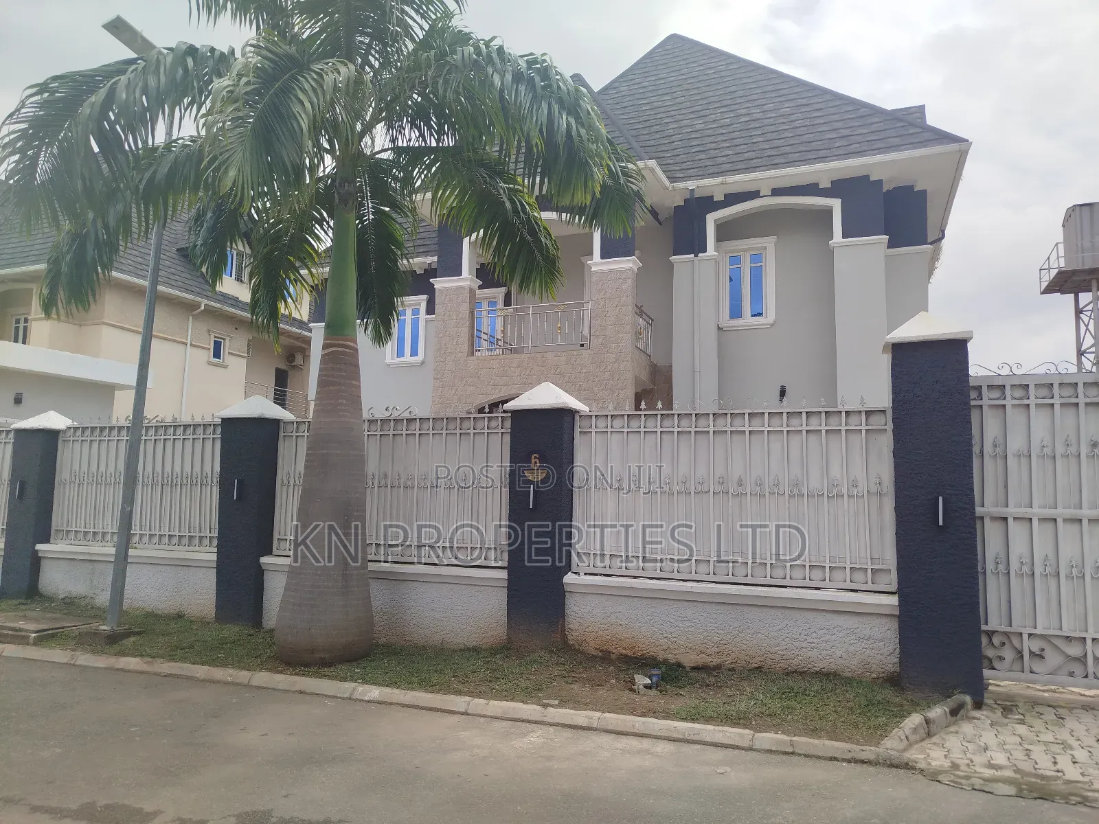 6bdrm Duplex in Apo for rent in Apo District