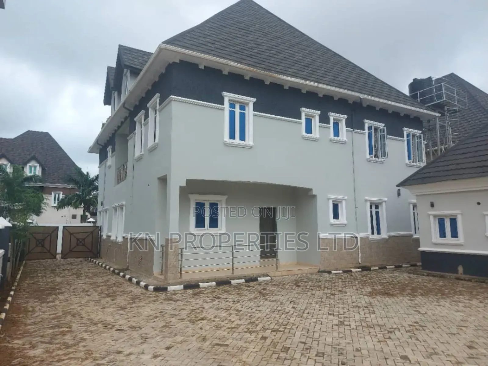 6bdrm Duplex in Apo for rent in Apo District