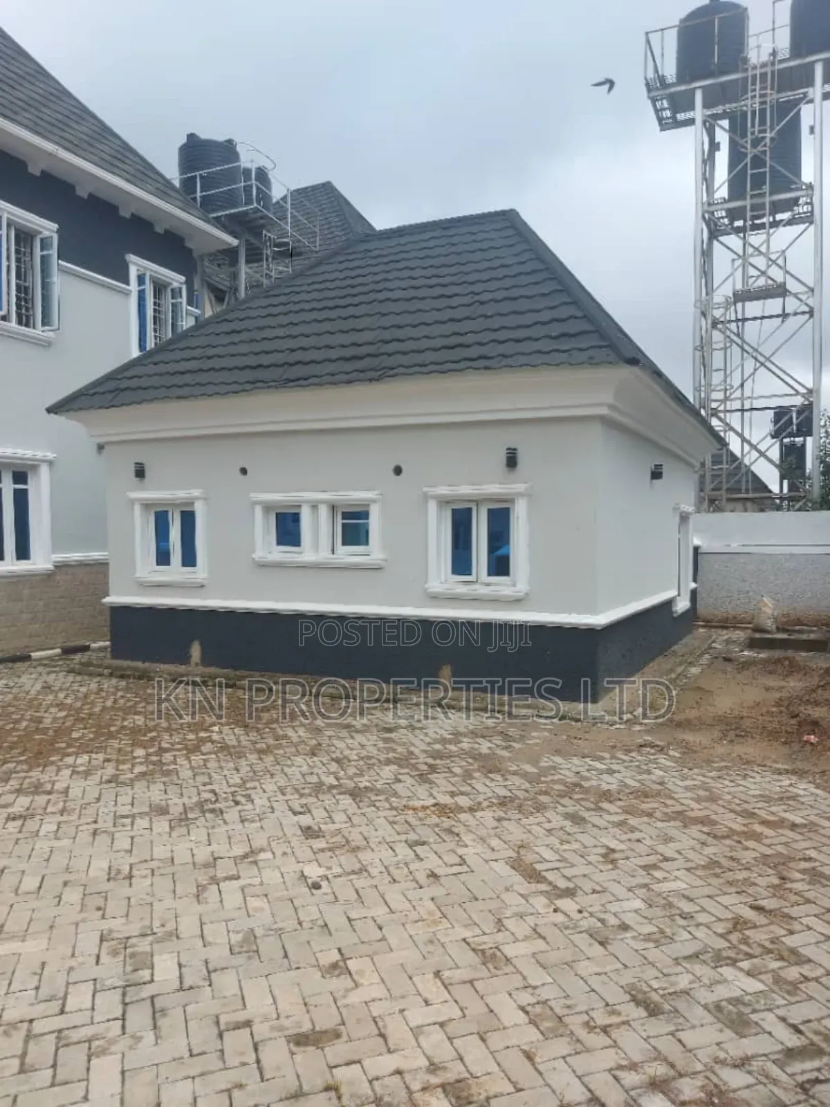 6bdrm Duplex in Apo for rent in Apo District