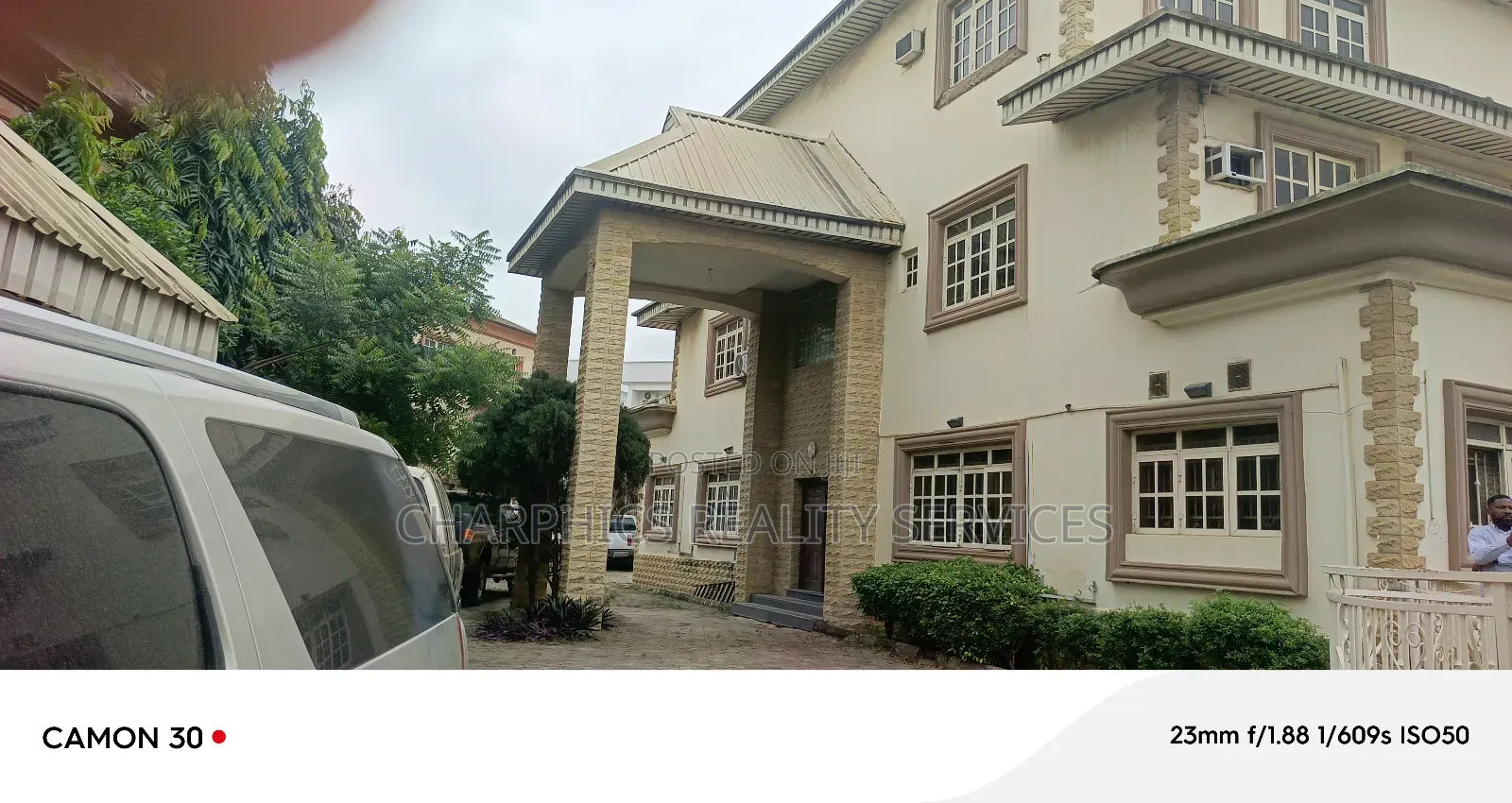 10bdrm Duplex in Ikeja GRA for sale in Ikeja GRA