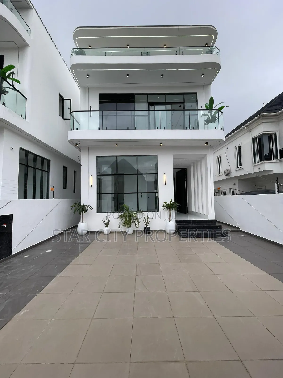 5bdrm House in Chevron, Lekki Phase 2 for sale in Lekki Phase 2