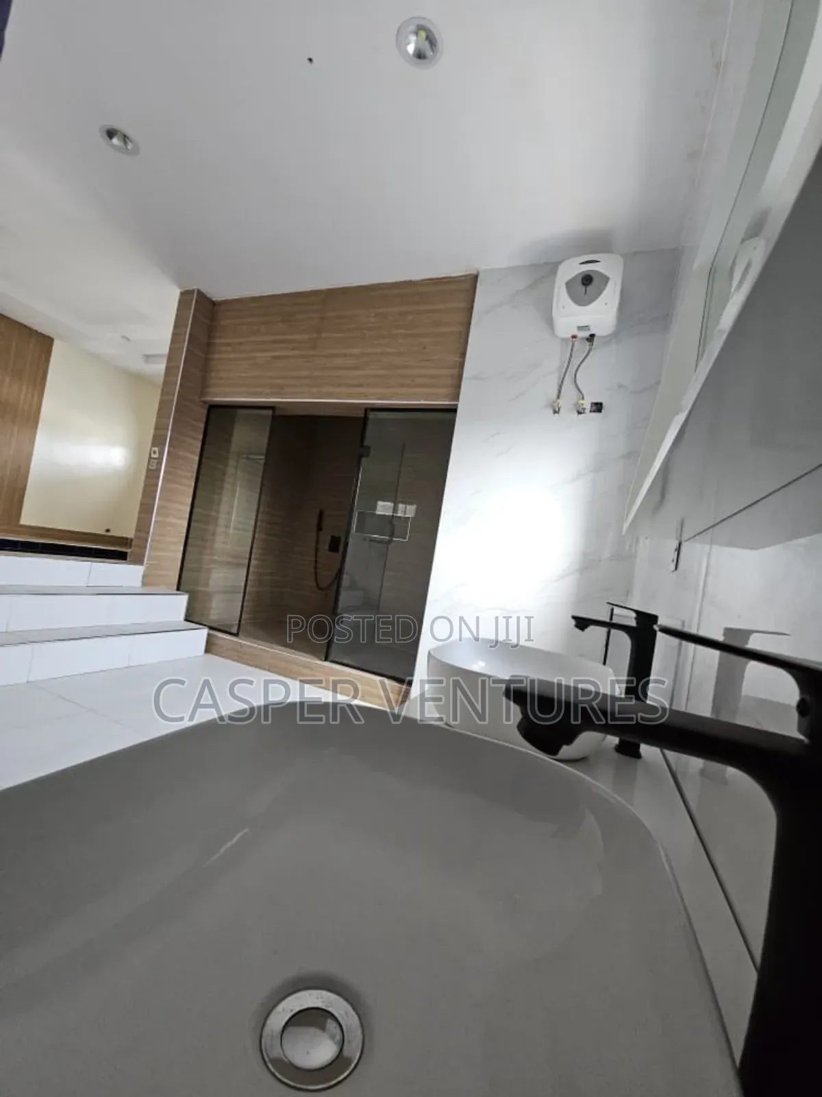 6bdrm Duplex in Chris Madueke, Lekki Phase 1 for sale in Lekki Phase 1