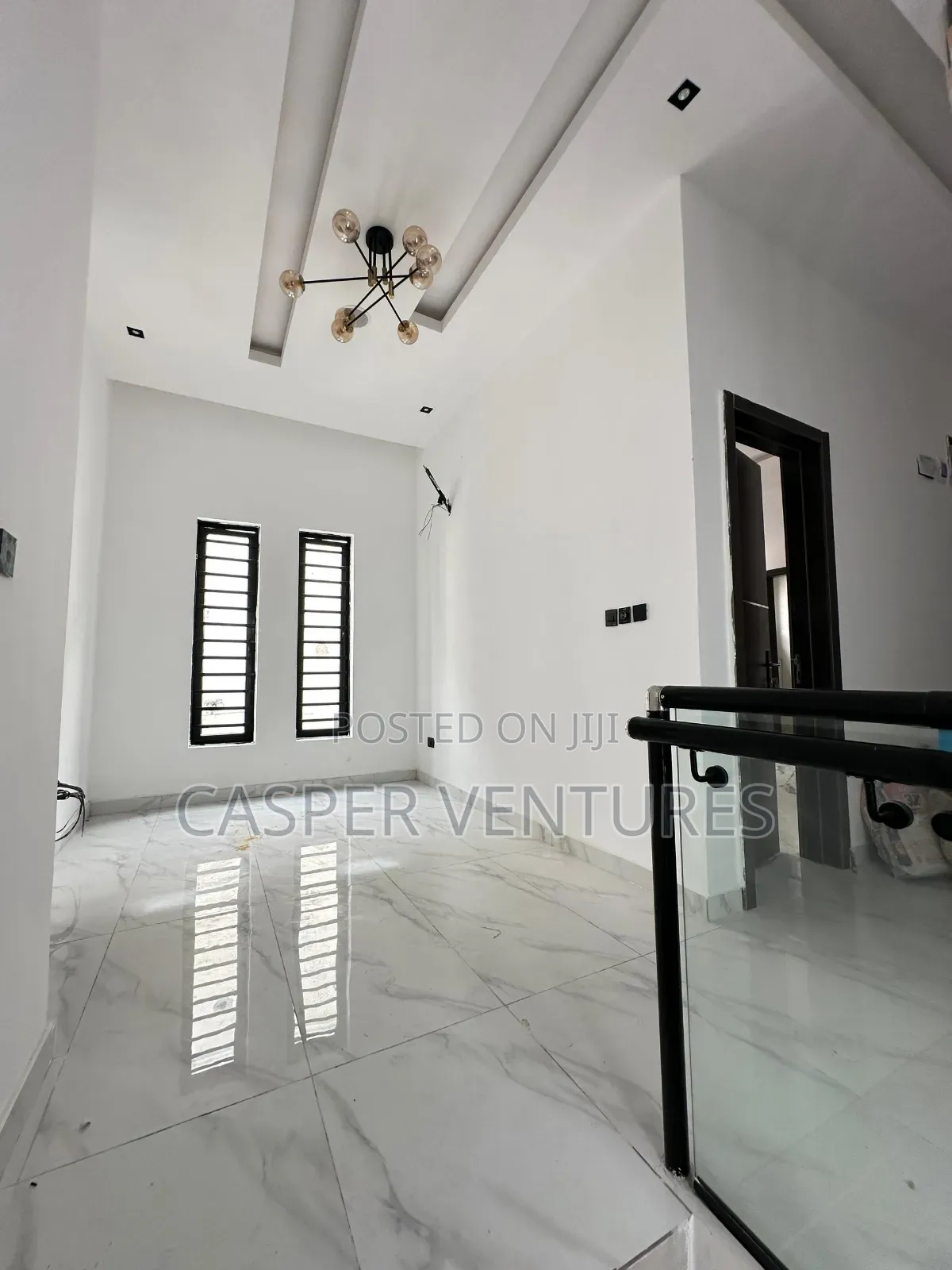 5bdrm Duplex in London Garden for sale in Osapa london