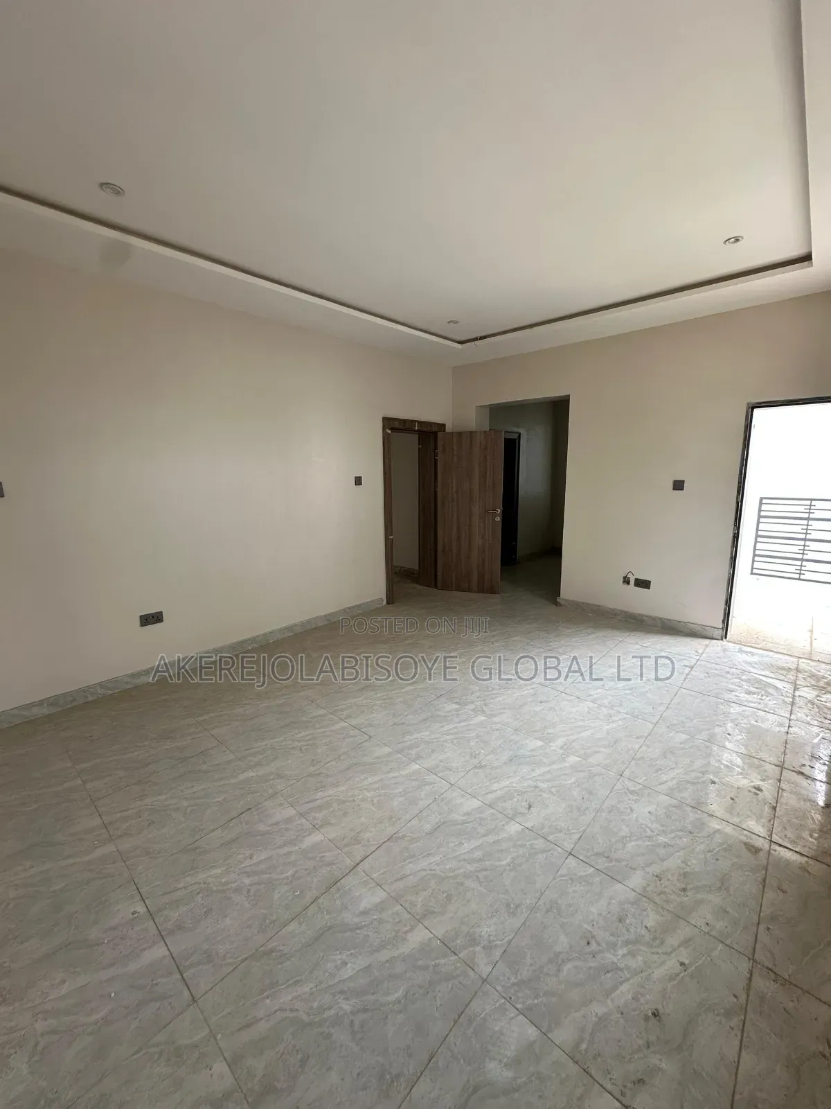 5bdrm Duplex in Close To Stella for rent in Life Camp