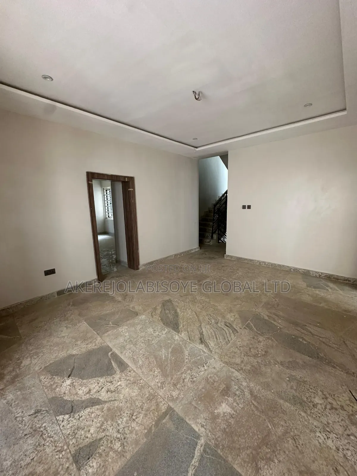 5bdrm Duplex in Close To Stella for rent in Life Camp