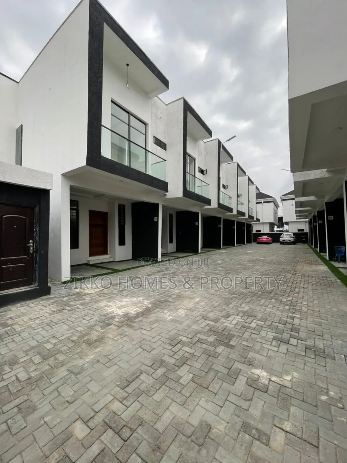 3bdrm Townhouse/Terrace in Ikota, Lekki for sale in Lekki