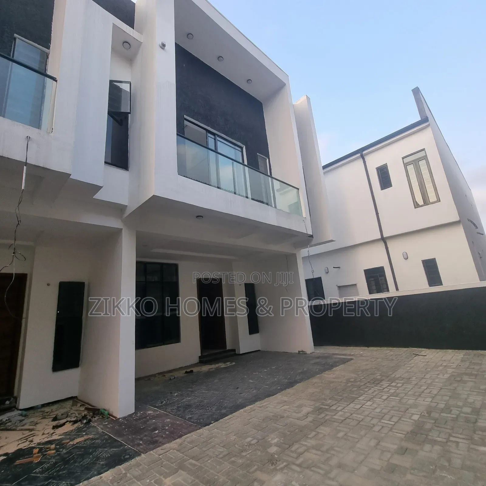 3bdrm Townhouse/Terrace in Ikota, Lekki for sale in Lekki