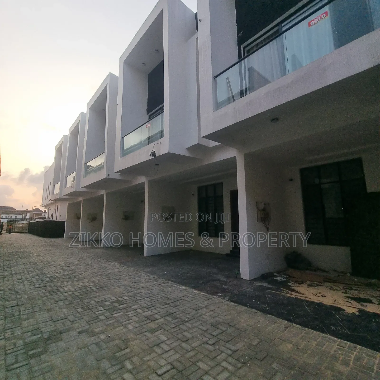 3bdrm Townhouse/Terrace in Ikota, Lekki for sale in Lekki
