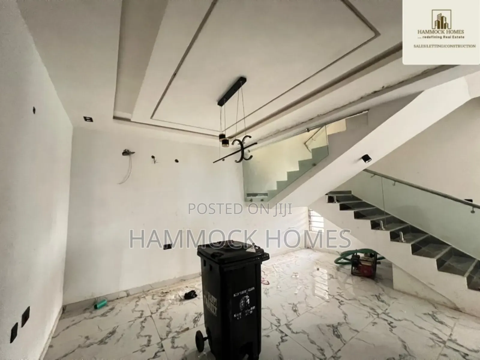 4bdrm Duplex in Chief Lateef Oyelade, Oluyole Estate for sale in Oluyole Estate