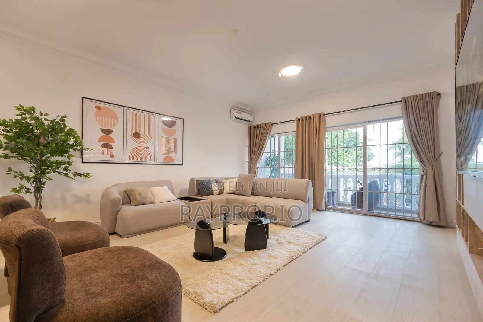 335691xr - 3 Bedroom Shortlet in Lekki Phase 1 in Lekki Phase 1