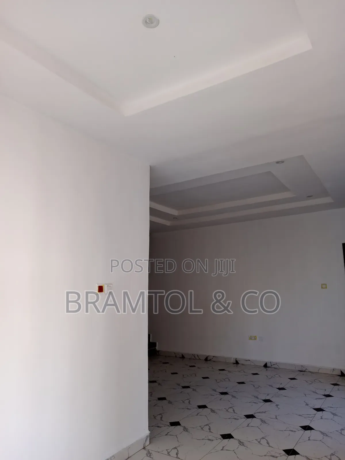 4bdrm Townhouse / Terrace in Durumi for rent in Durumi