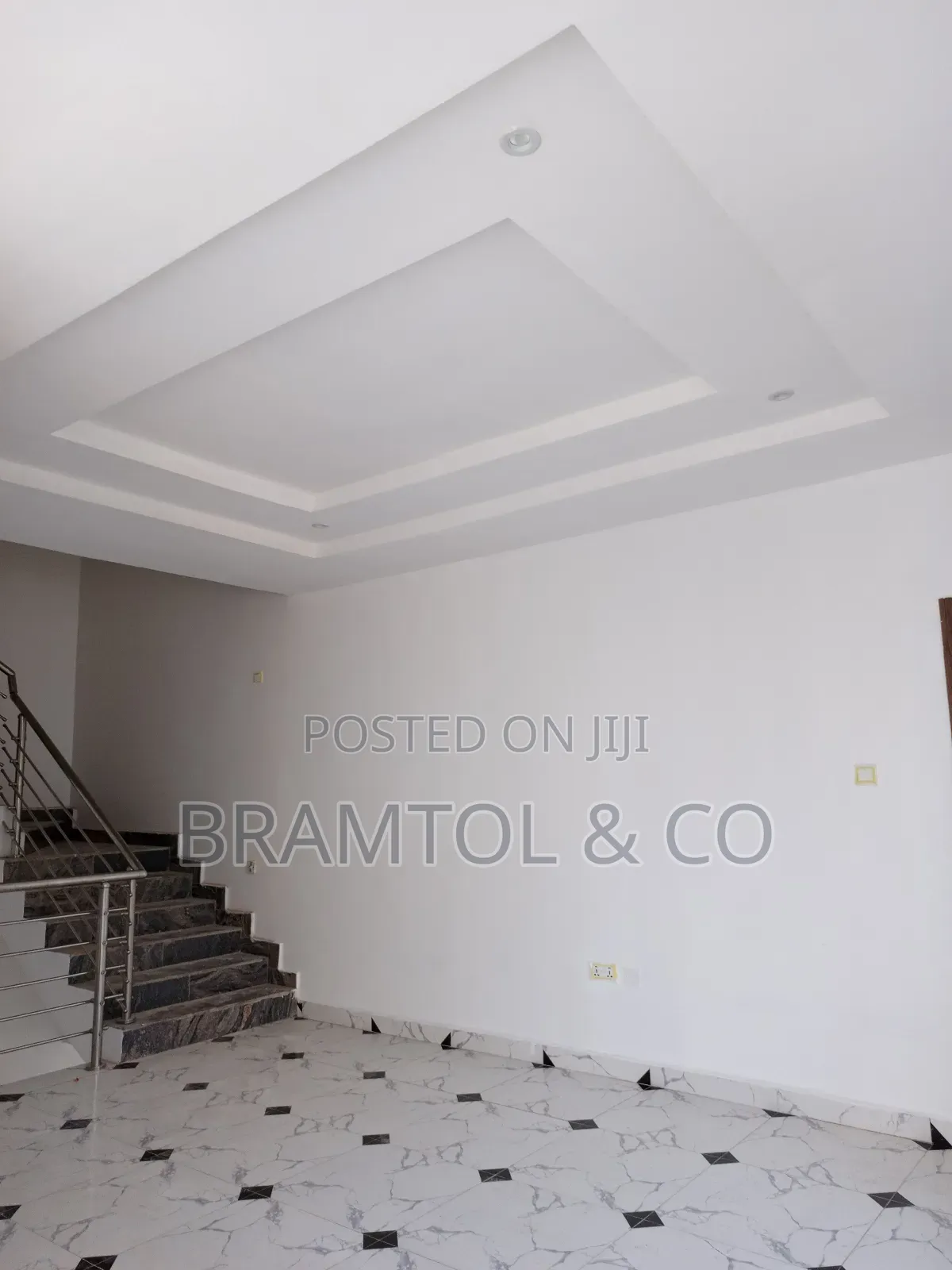 4bdrm Townhouse / Terrace in Durumi for rent in Durumi