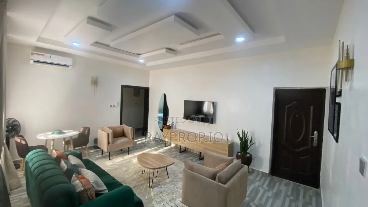 3 Bedroom Shortlet in Surulere in Ojuelegba