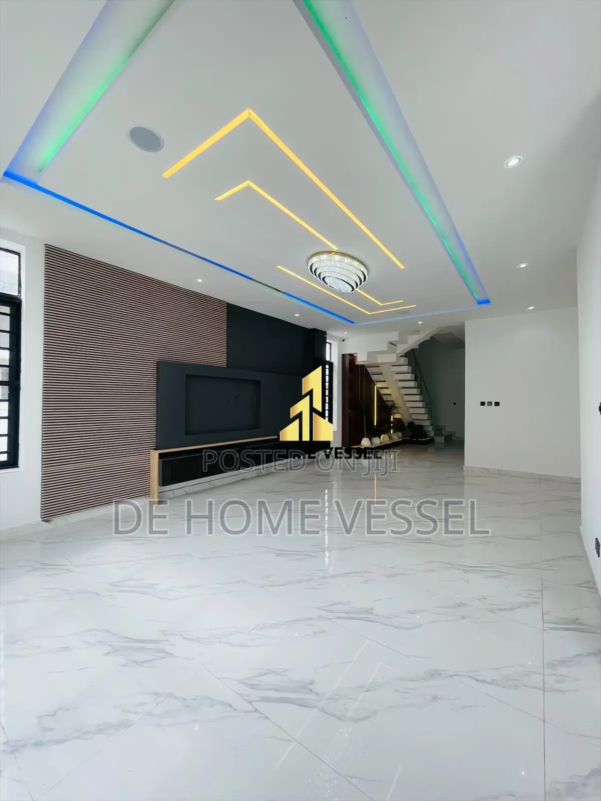 5bdrm Duplex in Chevron for sale in Chevron