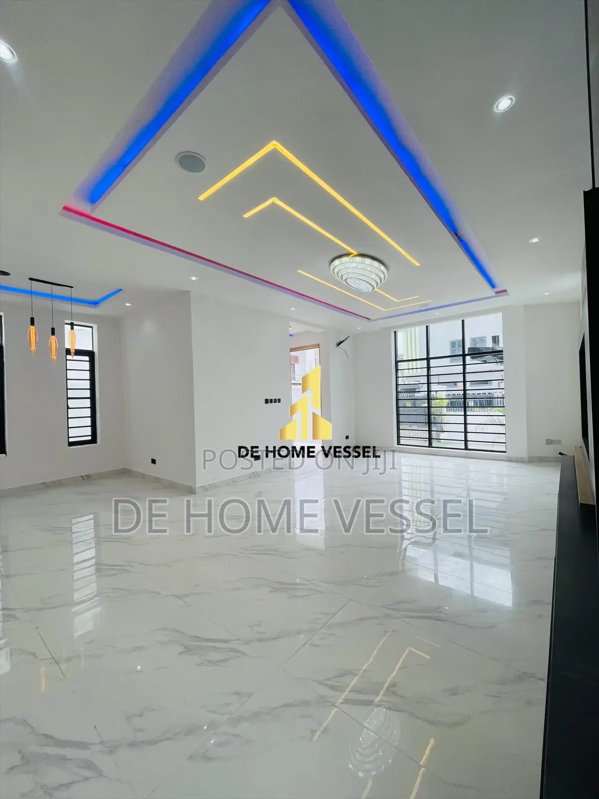 5bdrm Duplex in Chevron for sale in Chevron