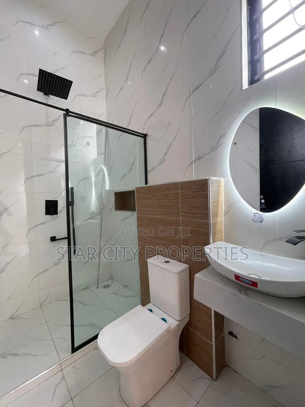 5bdrm House in Chevron Estate, Lekki Expressway for sale in Lekki Expressway