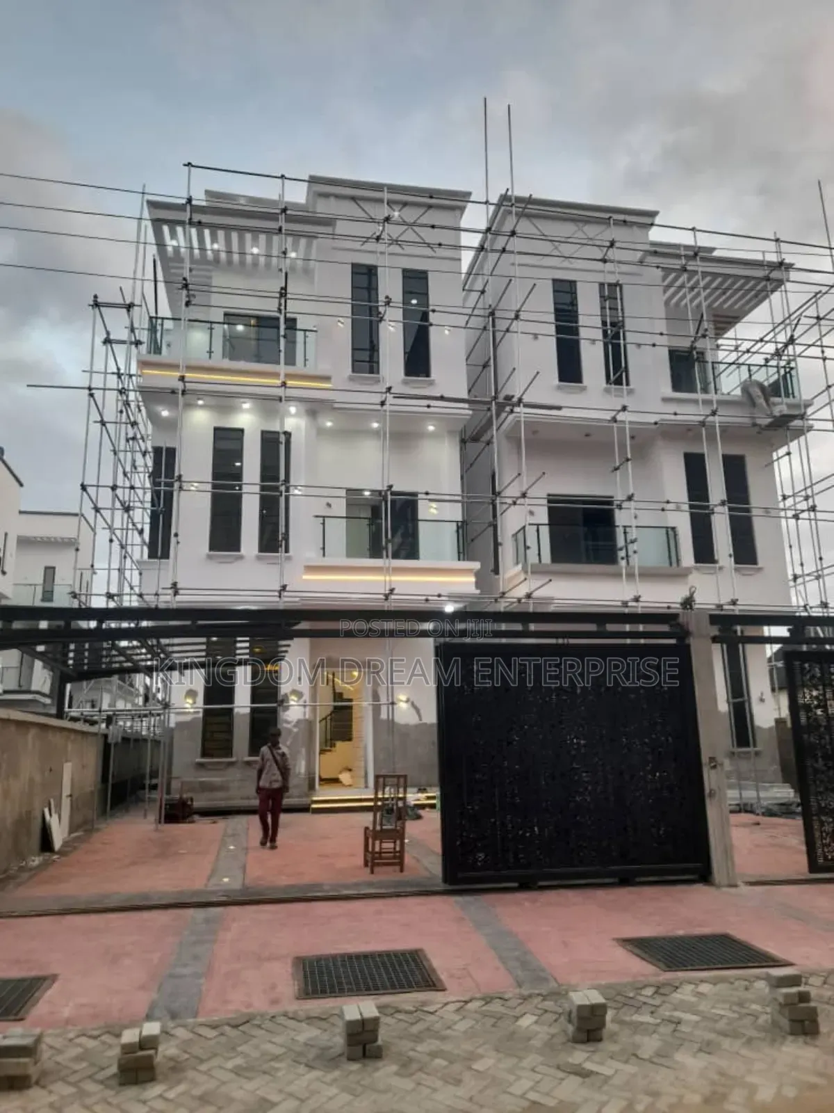 5bdrm House in Lekki for sale in Off Lekki-Epe Expressway