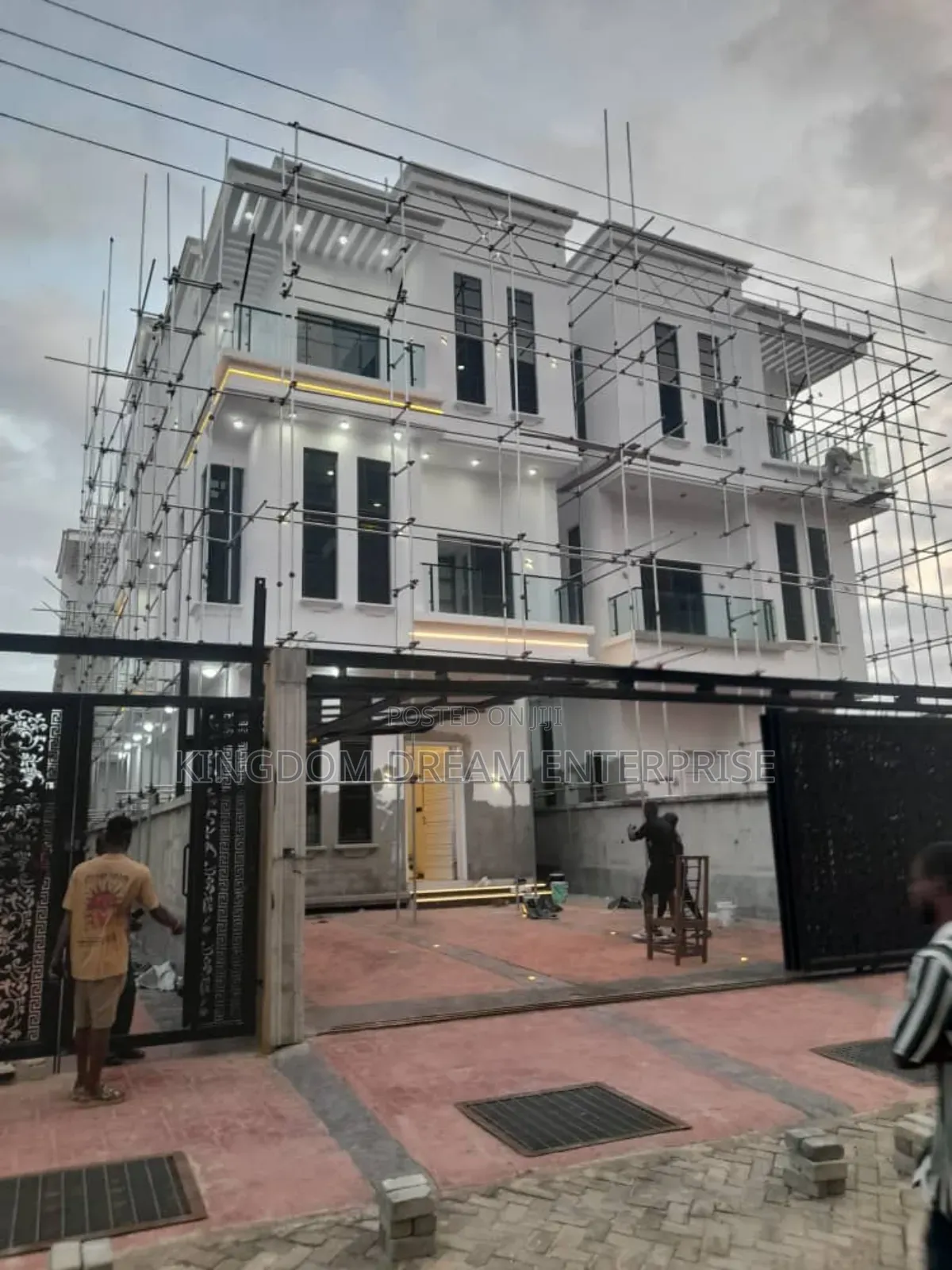 5bdrm House in Lekki for sale in Off Lekki-Epe Expressway