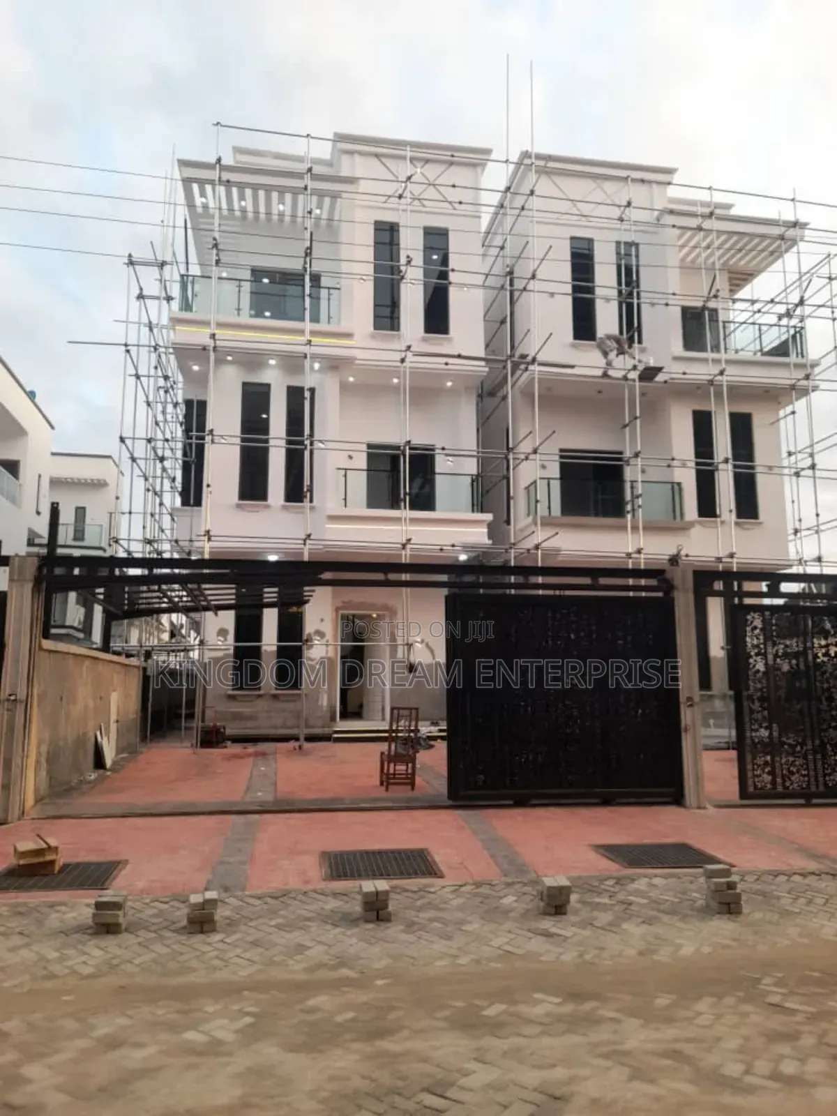 5bdrm House in Lekki for sale in Off Lekki-Epe Expressway