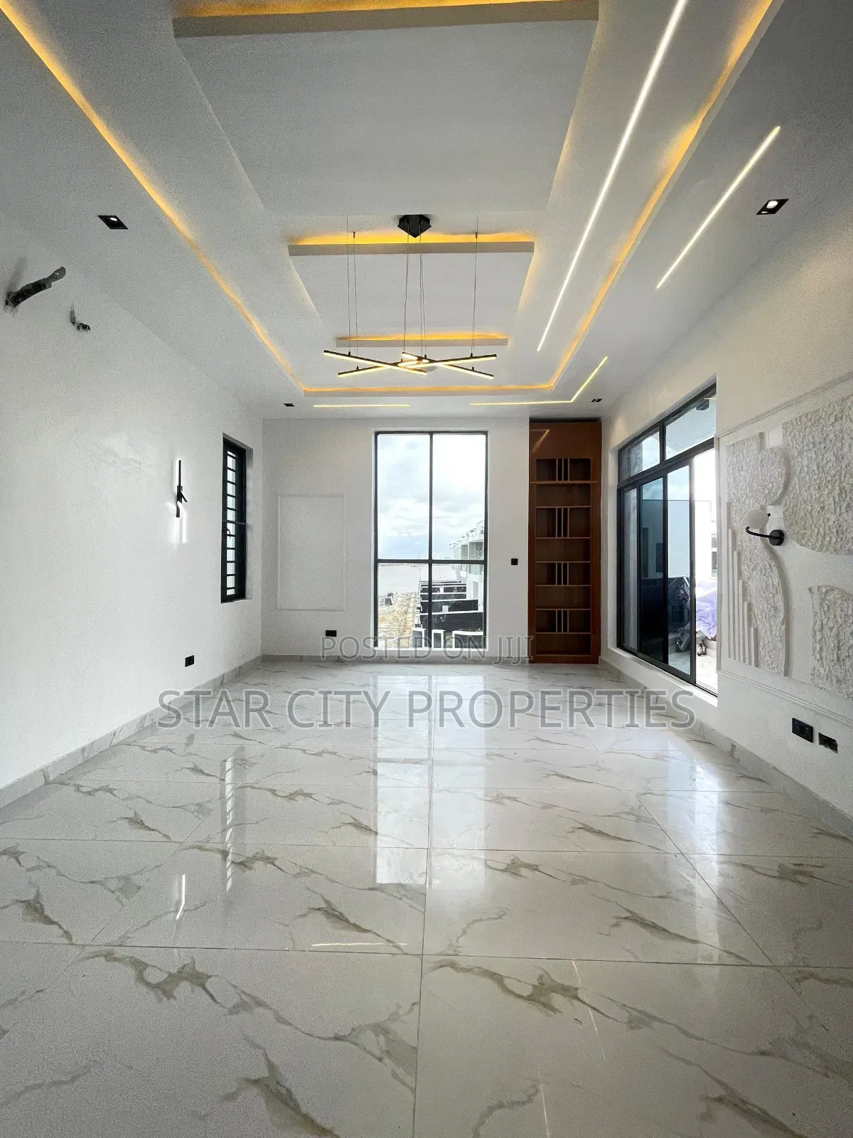 5bdrm Duplex in Palm City Estate, Lekki Expressway for sale in Lekki Expressway