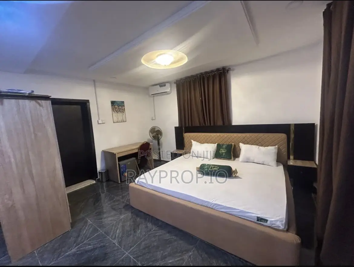 986502rb - Studio Shortlet in Magodo Phase 1 in GRA Phase 1