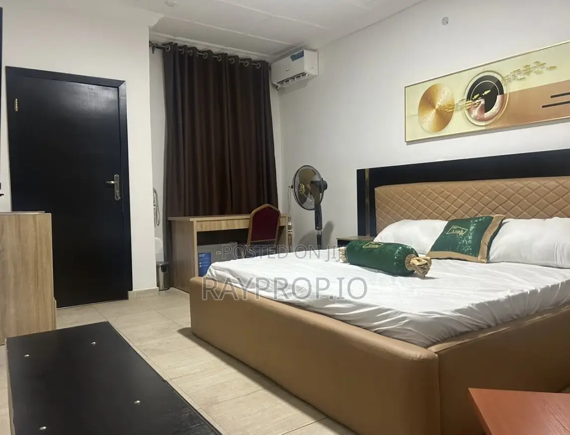 253672yu - Studio Shortlet in Magodo Phase 1 in GRA Phase 1