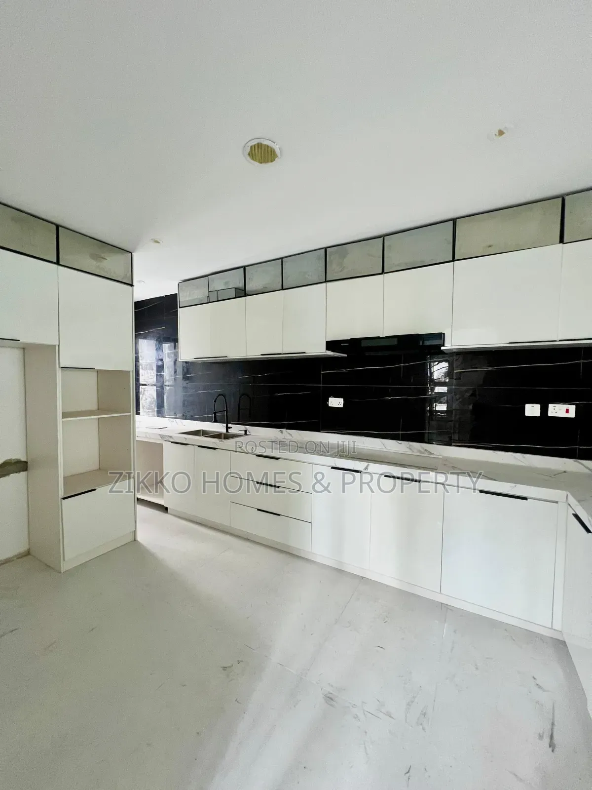 4bdrm Duplex in Ikate, Lekki for sale in Lekki