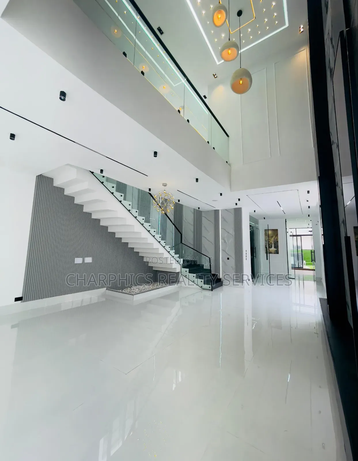 5bdrm Duplex in Lekki Phase 2 for sale in Lekki Phase 2