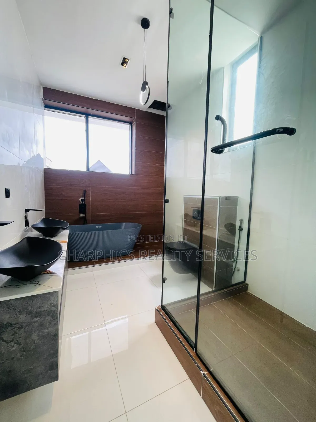 5bdrm Duplex in Lekki Phase 2 for sale in Lekki Phase 2