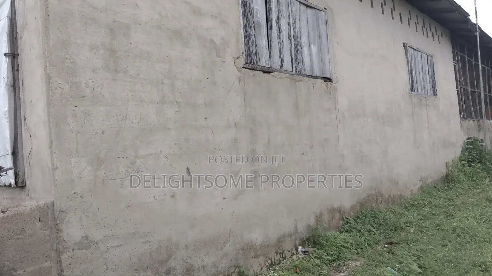 For Sale. Poutry Pen And Farm Land in Ido