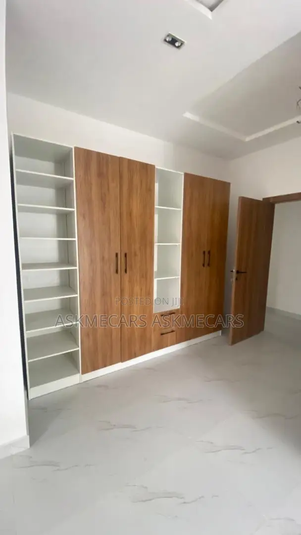2bdrm Room & Parlour in Dkk, Ajah for rent in Ajah