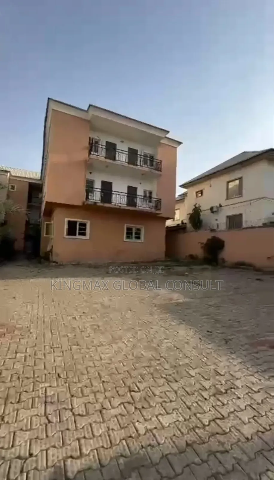 3bdrm Block of Flats in Wuse2 Abuja for sale in Wuse 2