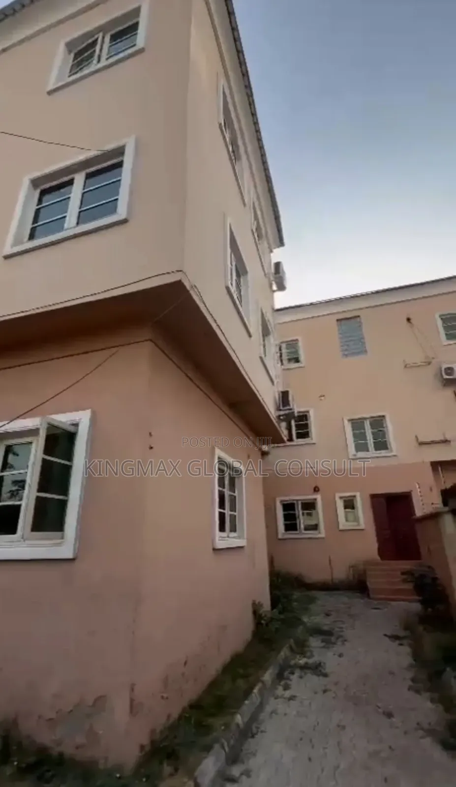 3bdrm Block of Flats in Wuse2 Abuja for sale in Wuse 2