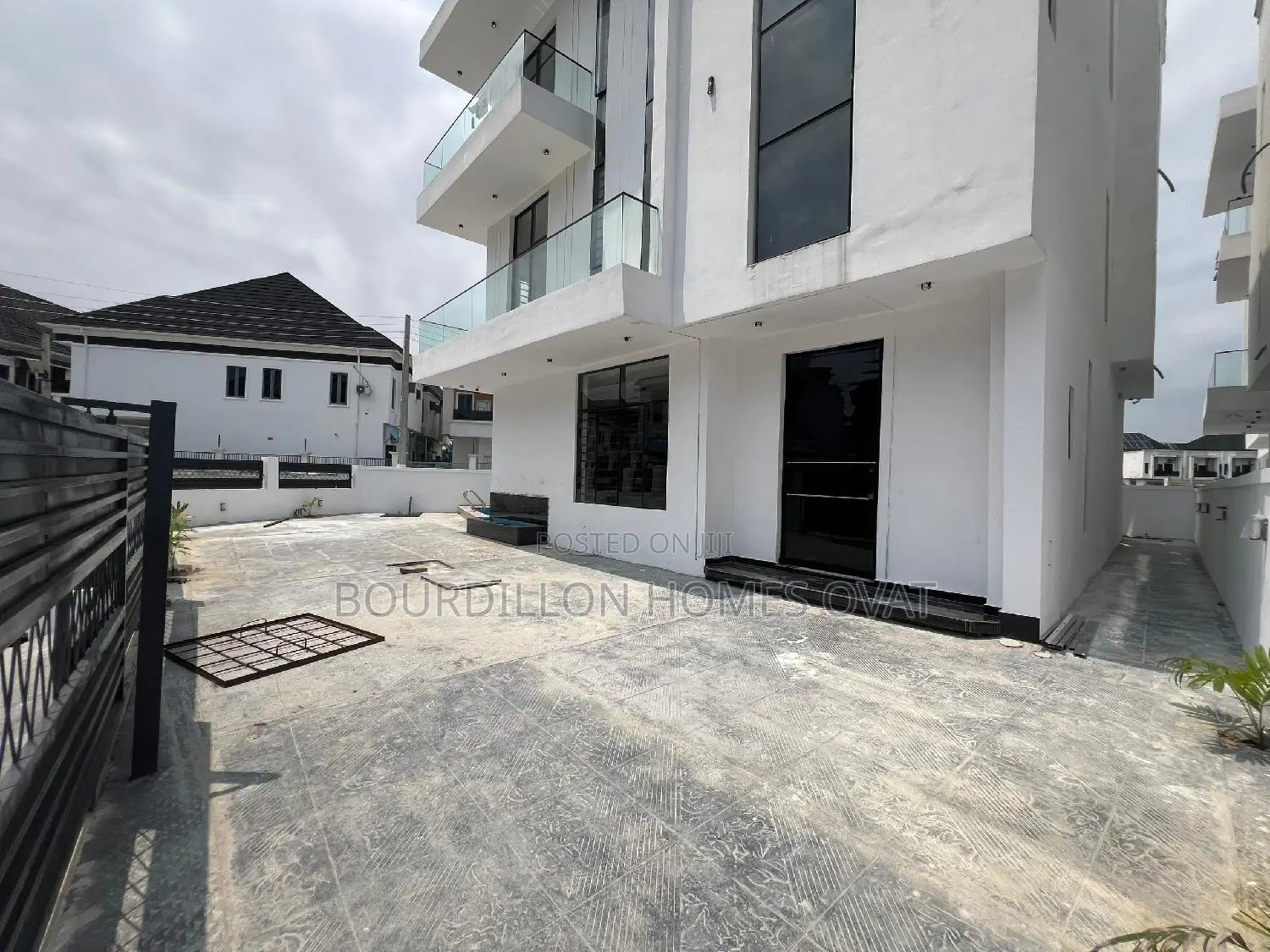 5bdrm Duplex in Lekki for sale in Lekki