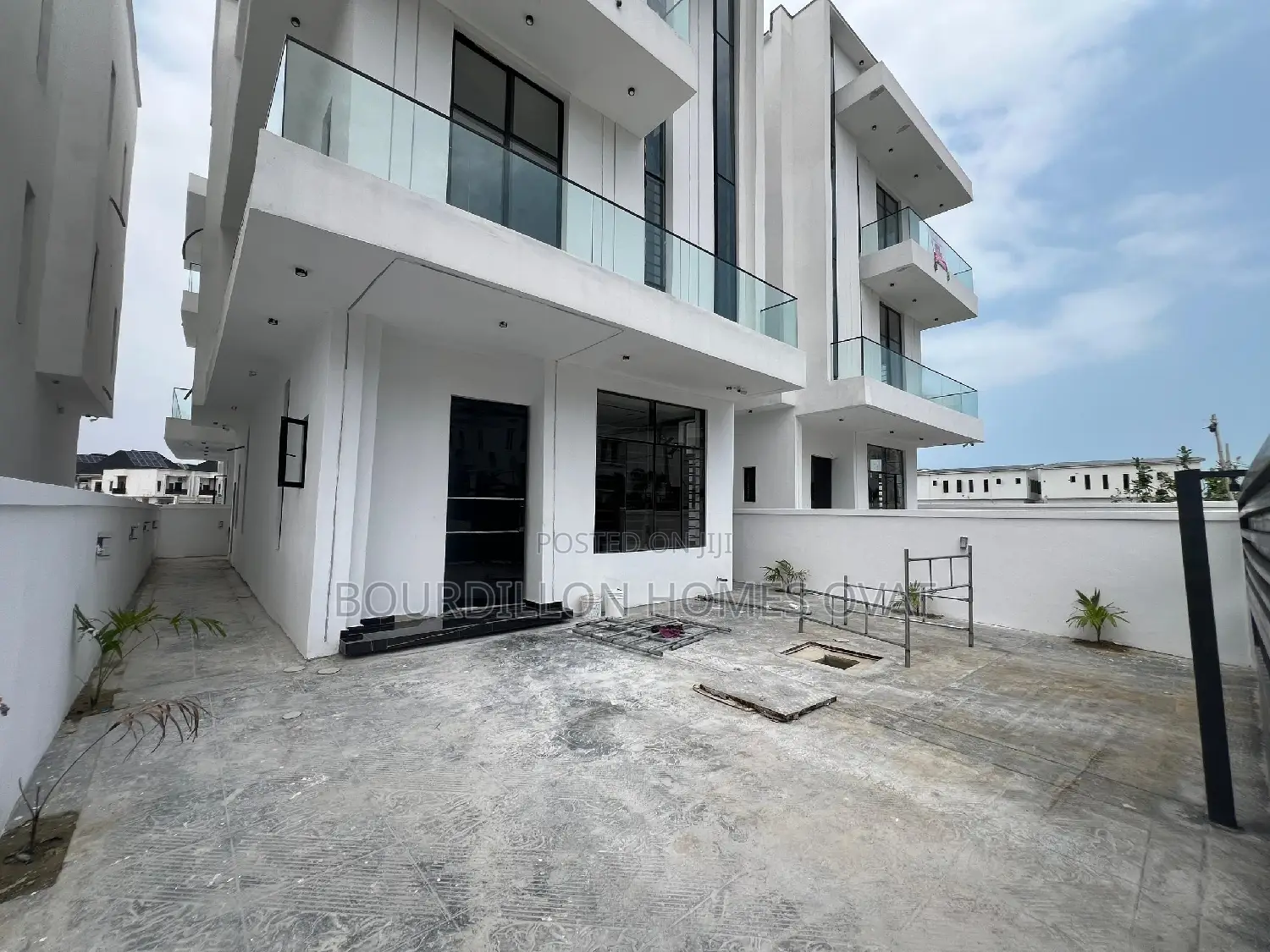 4bdrm Duplex in Lekki for sale in Lekki